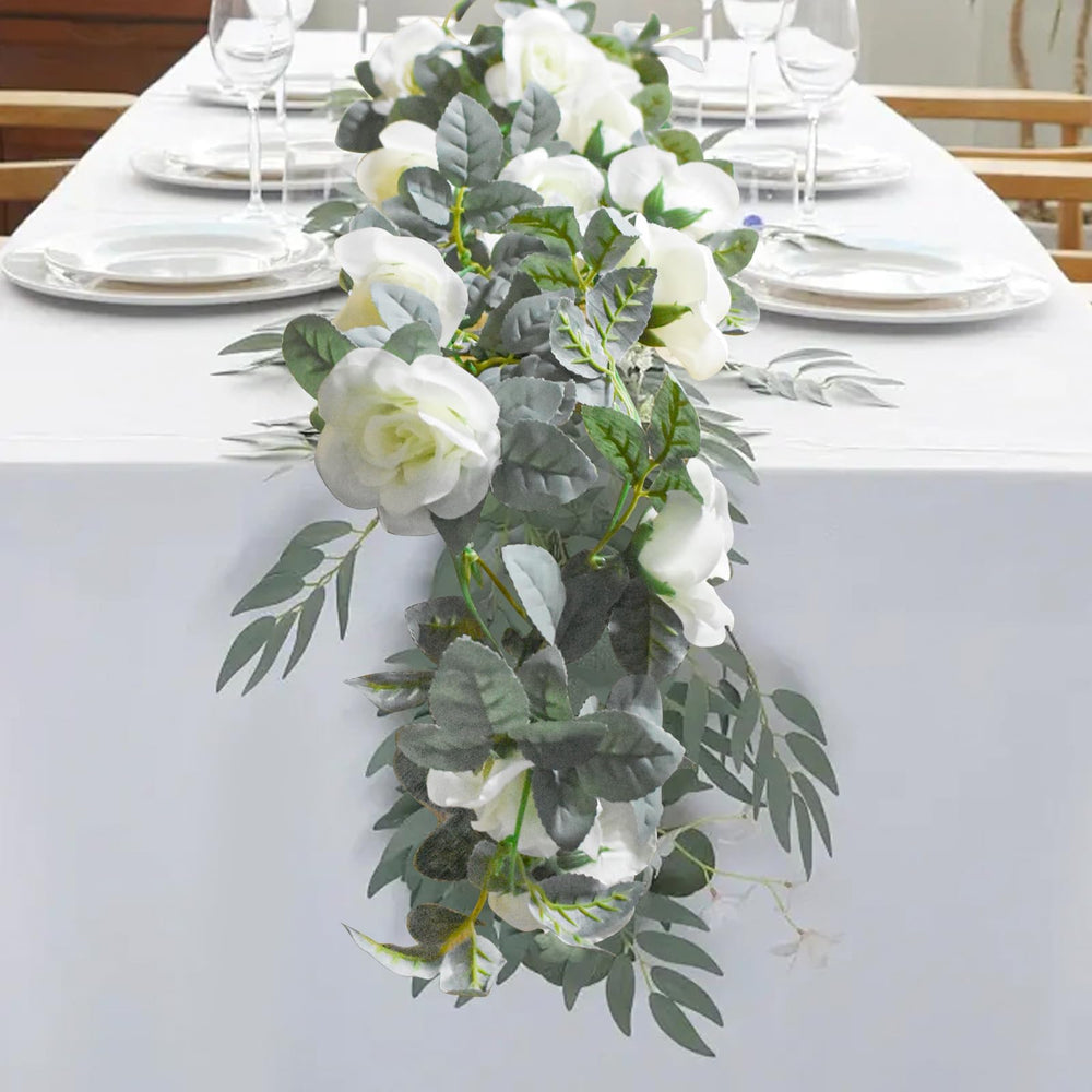 Bacucine guirlande installée sur arche pour décoration mariage