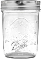 Ball gros plan sur la texture du verre montrant solidité et transparence