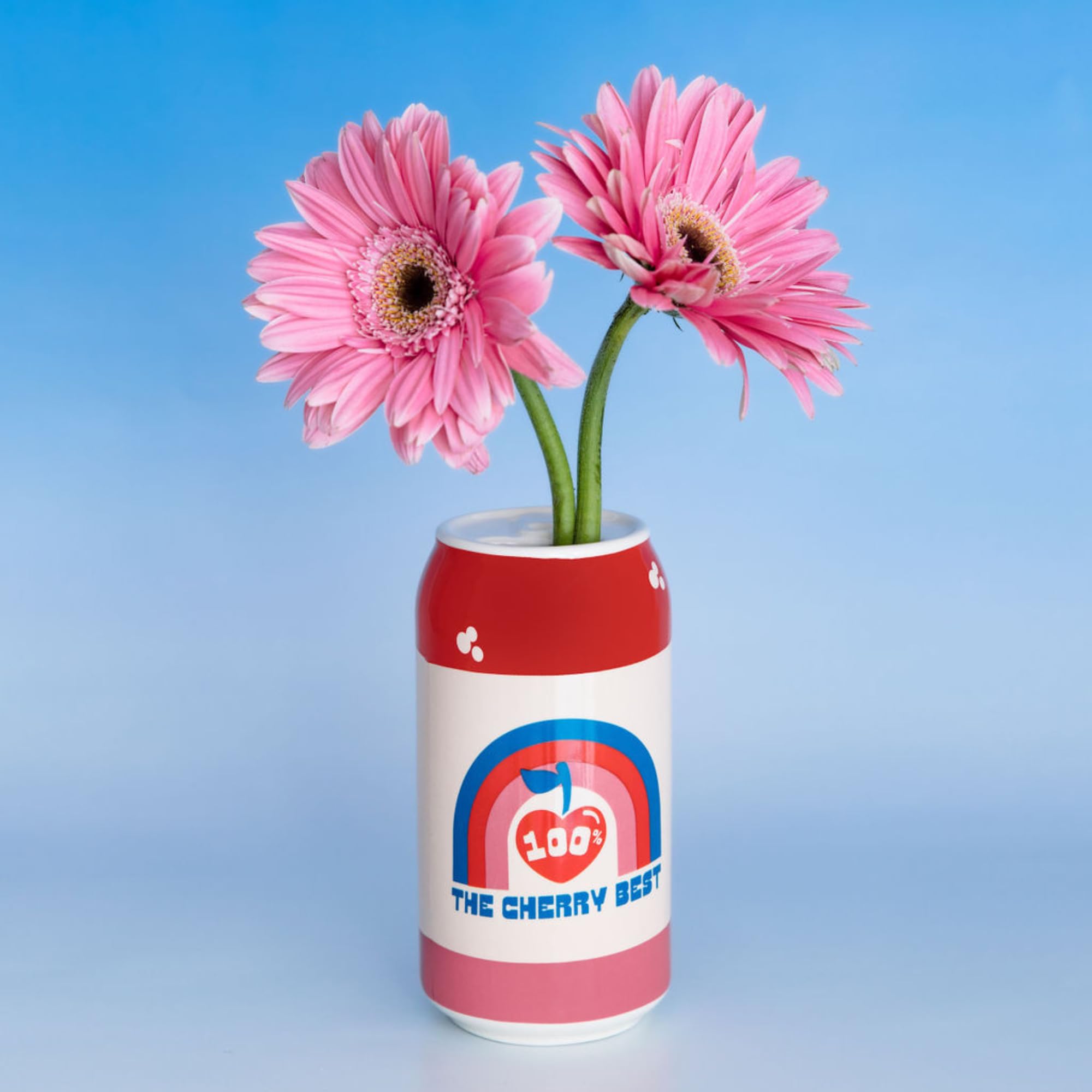 ban.do vase utilisé comme pot à crayons sur un bureau pour organiser