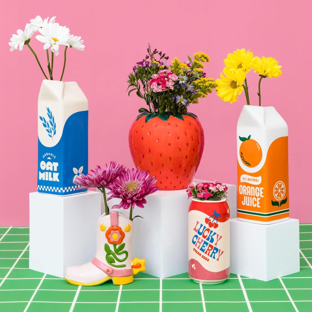 ban.do vase gros plan sur la texture et l'émail brillant soulignant la couleur