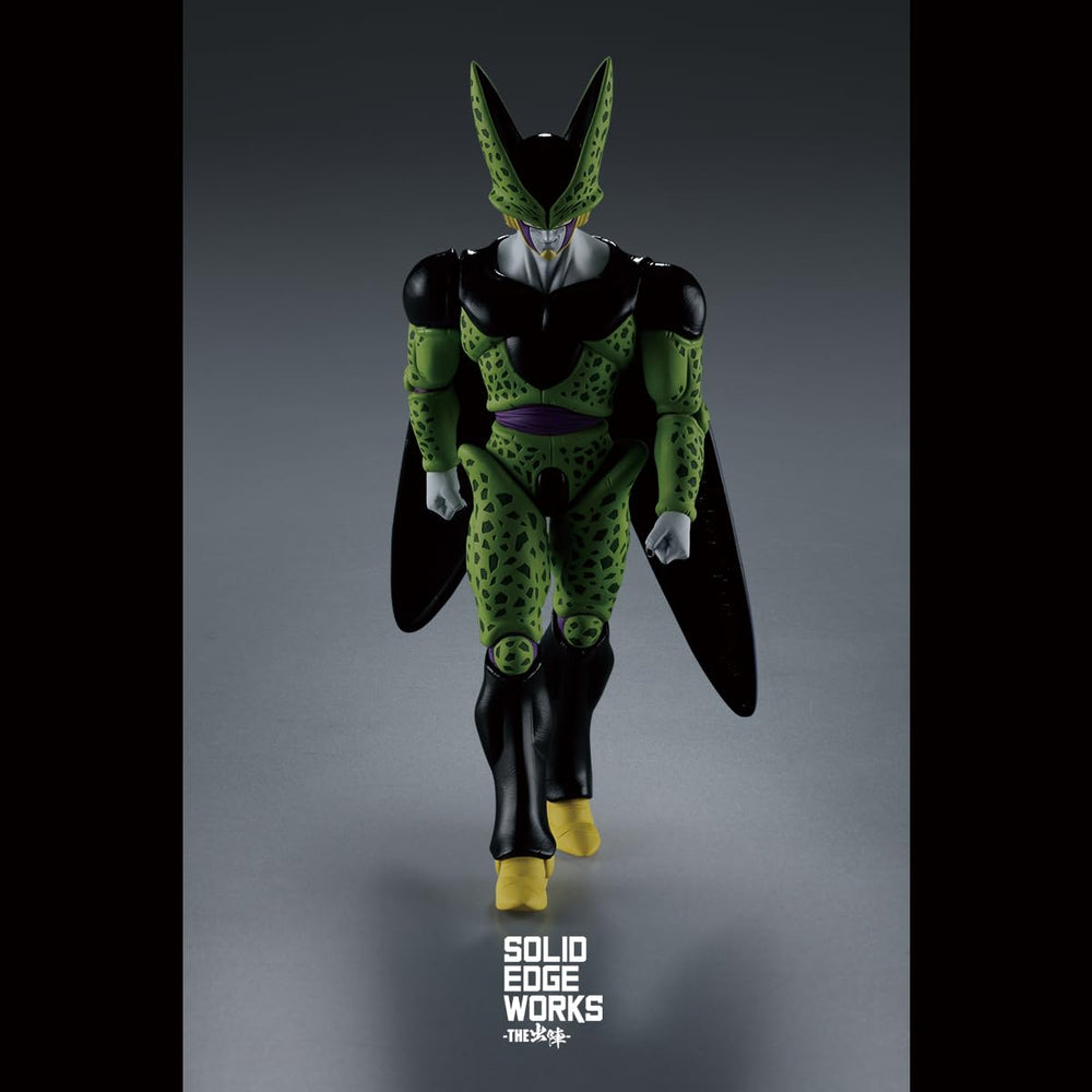 Banpresto Cell en vitrine avec autres figurines, rend la collection plus immersive