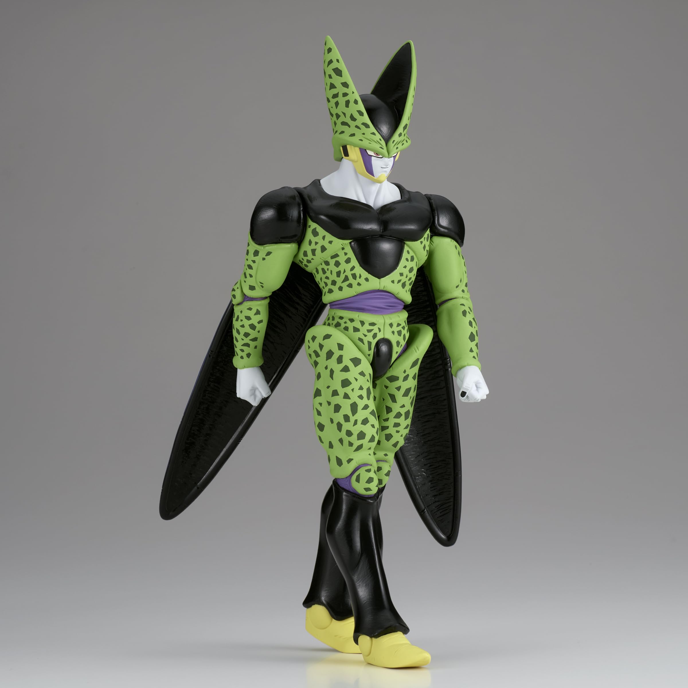 Banpresto Cell vue de profil soulignant la silhouette et la dynamique