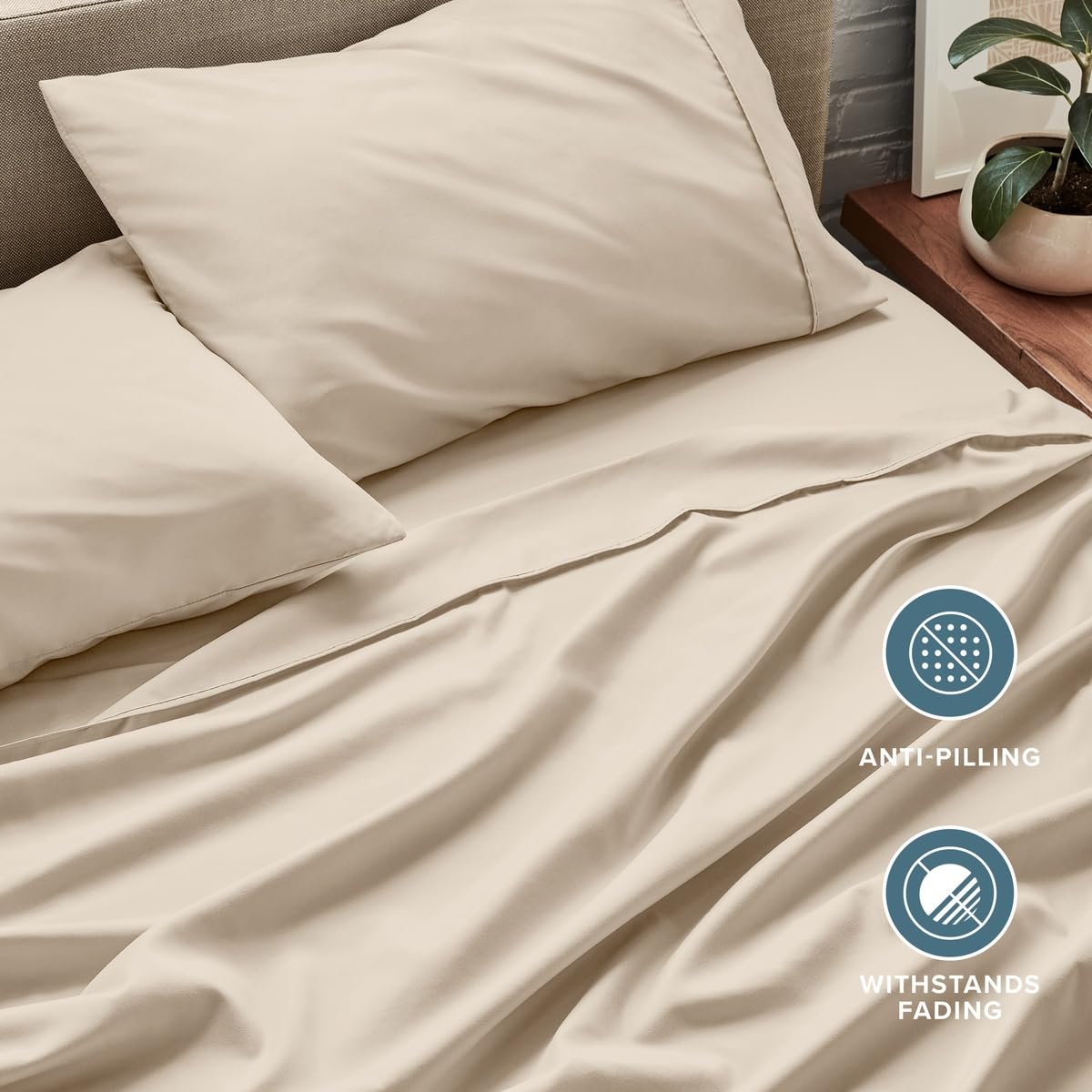 Bare Home comparaison d'échelle montrant taille Full XL sur cadre de lit standard