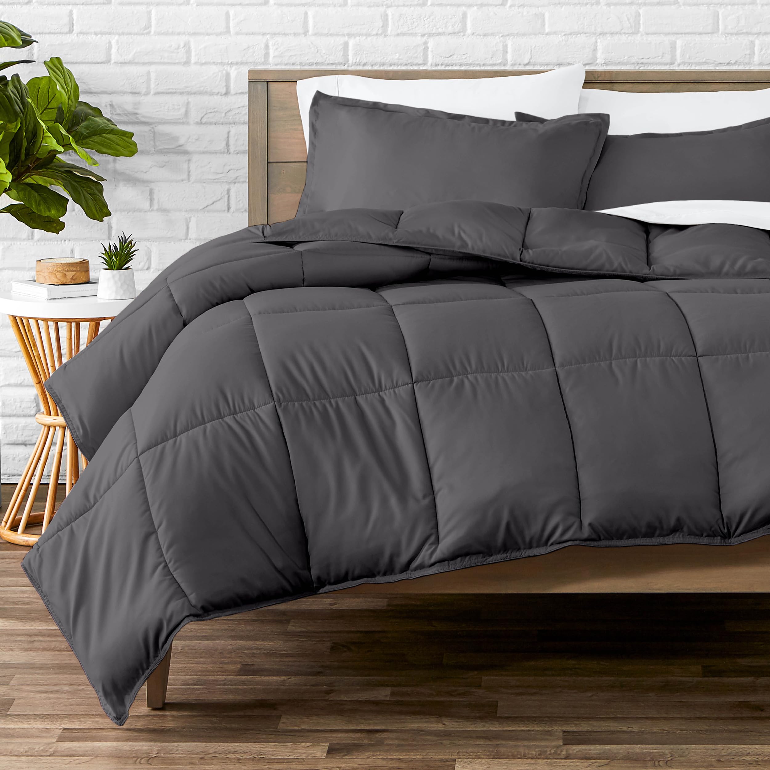 Bare Home couette queen face avant montrant le coloris gris forgé et look moderne