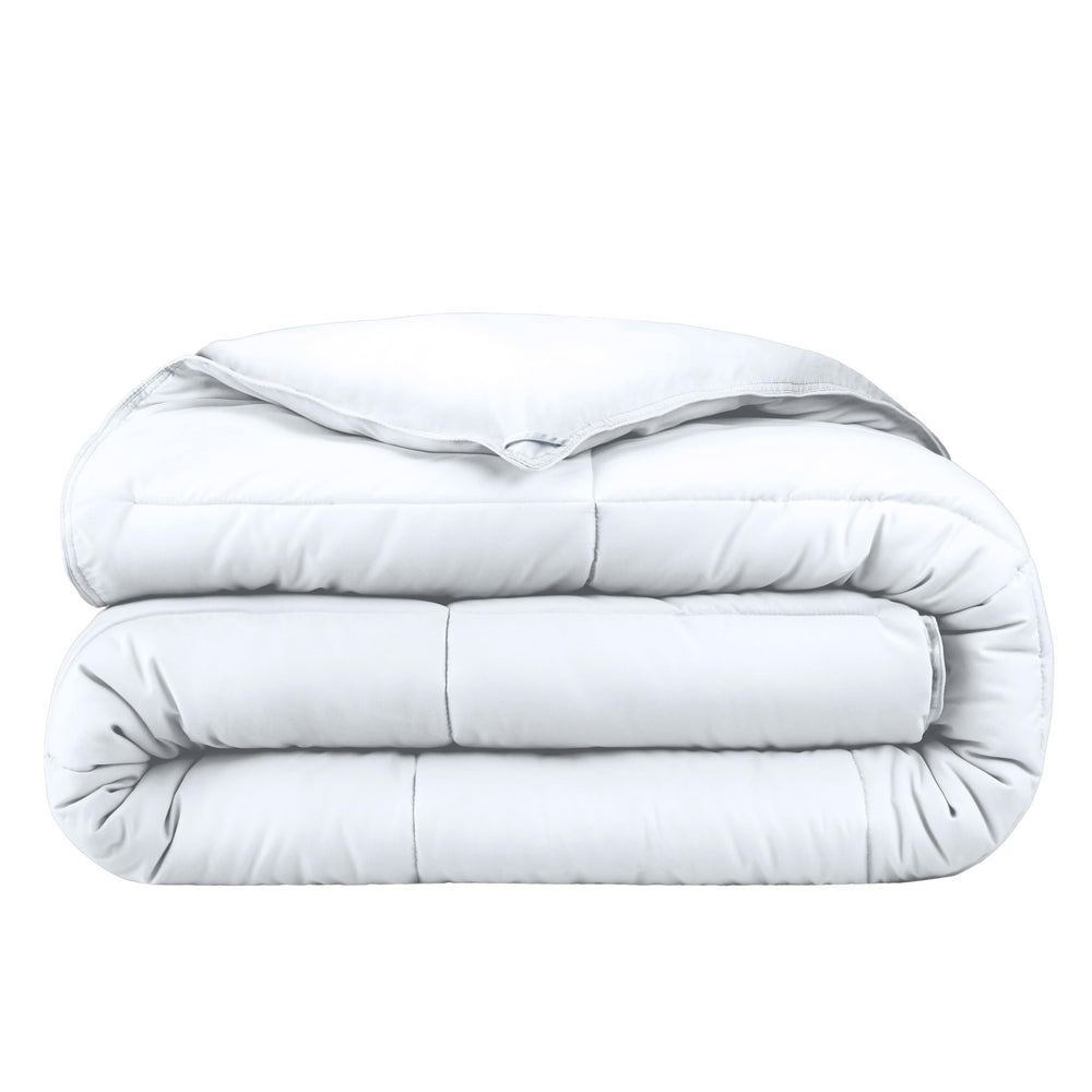 Bare Home couette twin pliée montrant douceur et gain de place