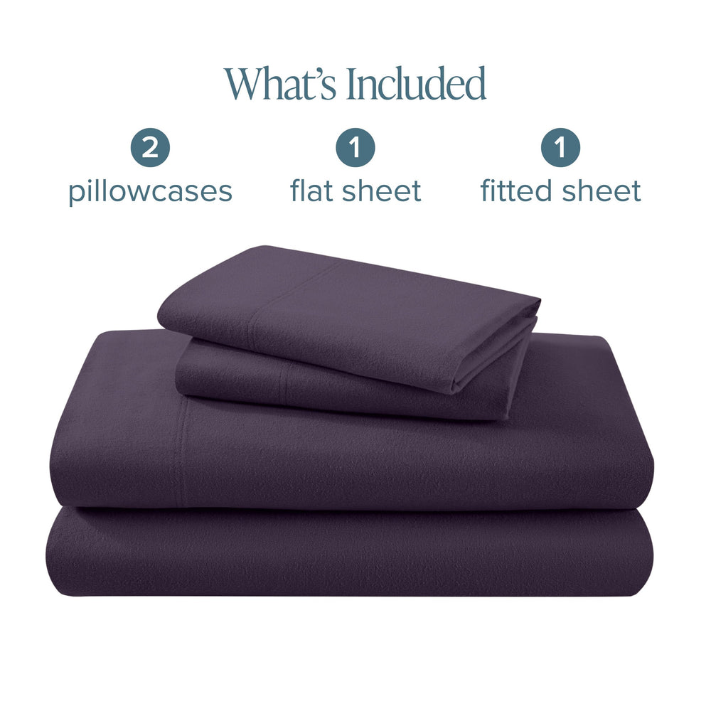 Bare Home nuance eggplant sous lumière naturelle montrant la richesse de la couleur