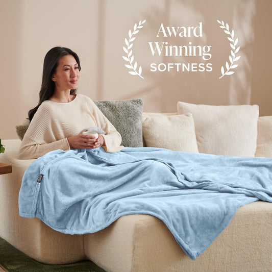 Gros plan sur la texture microplush Bare Home montrant douceur et toucher velouté