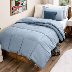 Bare Home édredon face pleine Dusty Blue montrant couverture moelleuse