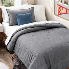 Bare Home vue avant du comforter montrant une finition soignée et confort