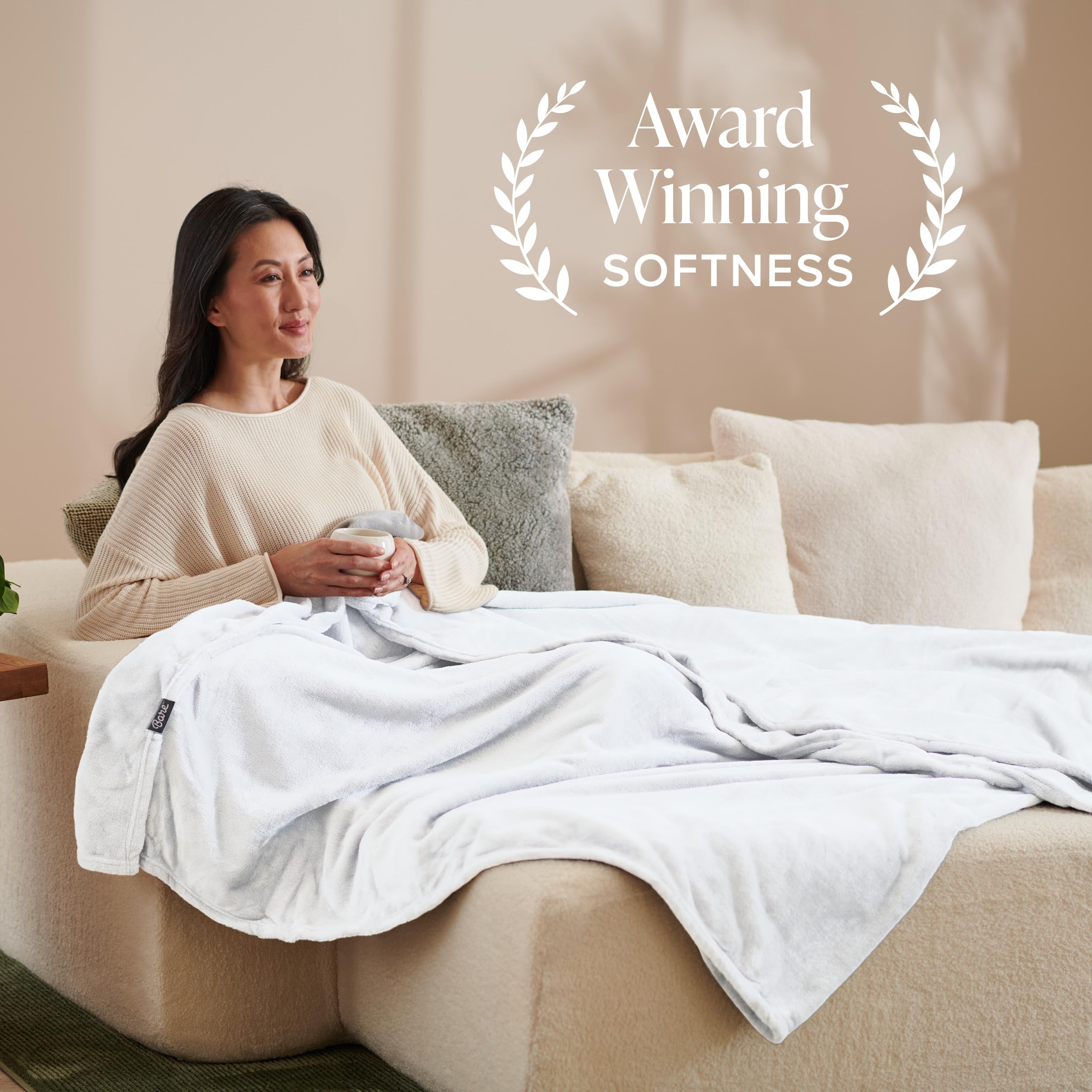 Bare Home gros plan de la texture microplush veloutée offrant confort tactile