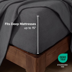 Bare Home drap-housse installé sur lit montrant confort et esthétique gris