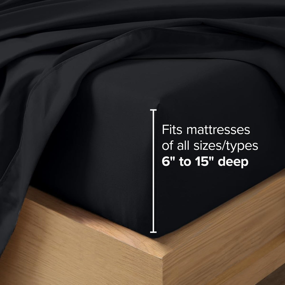 Bare Home chambre stylée avec draps noirs illustrant compatibilité décorative