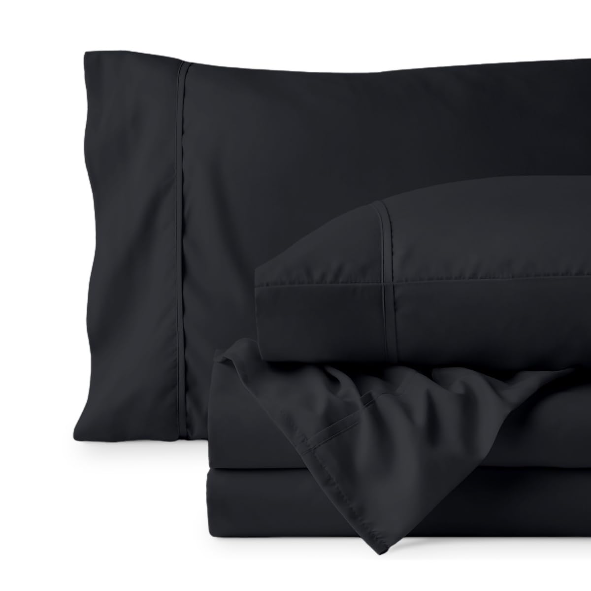 Bare Home mise en scène chambre noire illustrant un style élégant et coordonné