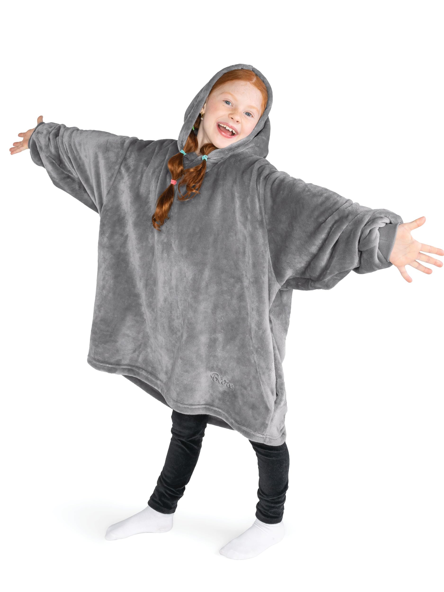 Bare Home vue face avant portant la couverture-veste, chaleur et confort instantanés