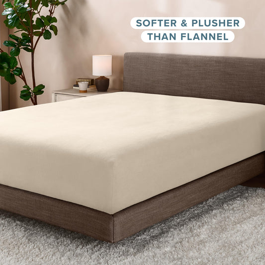 Bare Home gros plan fleece montrant texture pelucheuse, douceur tactile apaisante
