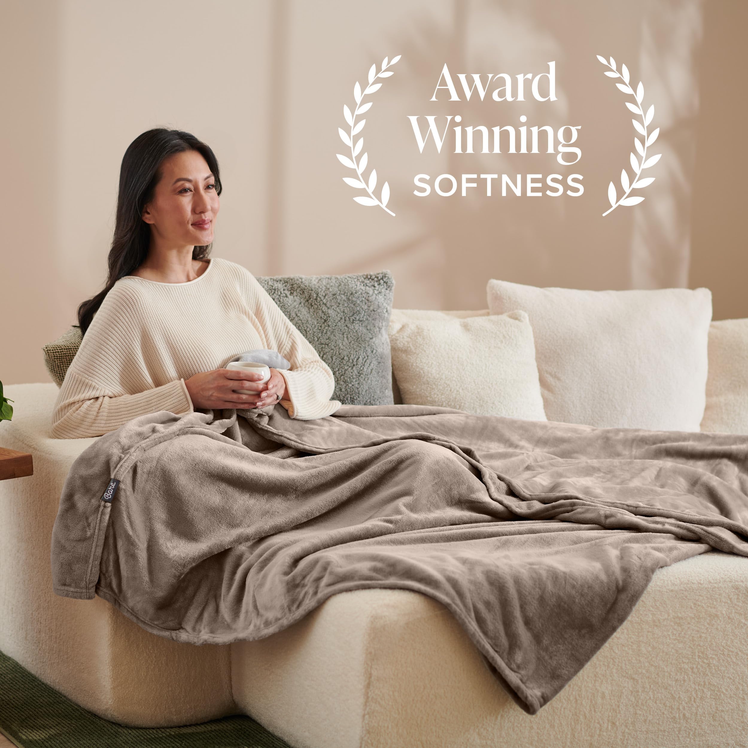 Bare Home gros plan texture microplush révélant douceur et chaleur