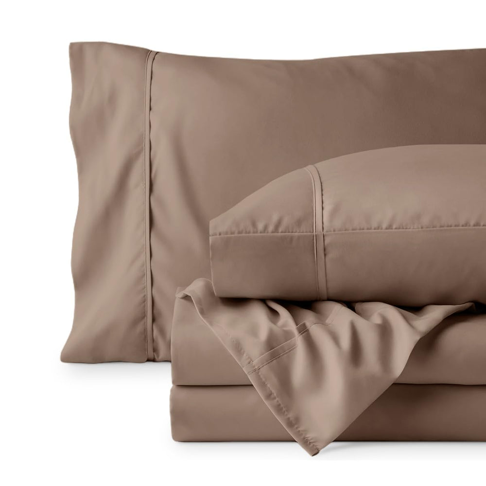Bare Home couleur taupe neutre intégrée à une chambre apaisante