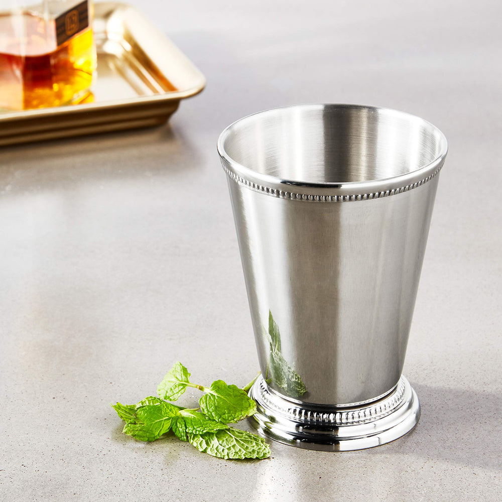 Barfly coupe julep posée sur un bar suggérant usage professionnel et style