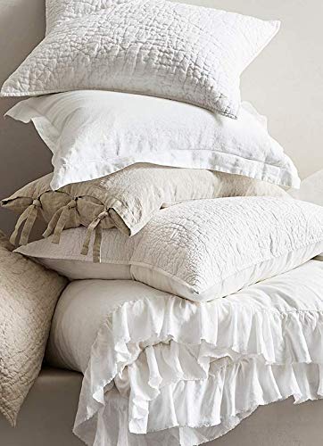 basic home insert 26x26 dans chambre style hôtelier pour look élégant