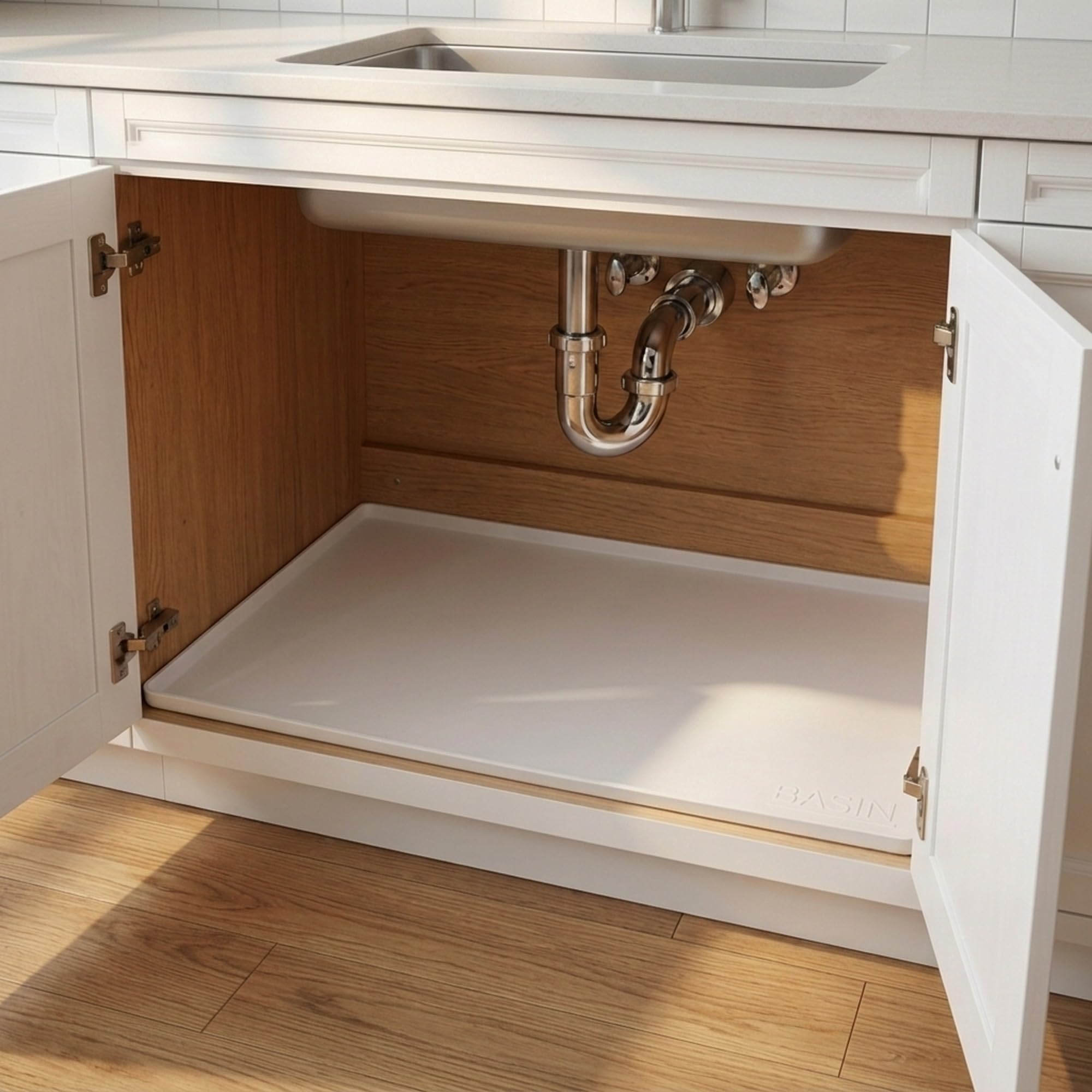 BASIN tapis découpé autour des tuyaux, s'adapte à la plomberie