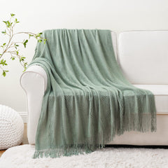 BATTILO HOME plaid drapé sur canapé apportant chaleur et style