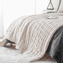BATTILO HOME drapé sur canapé, ajoute texture et style salon
