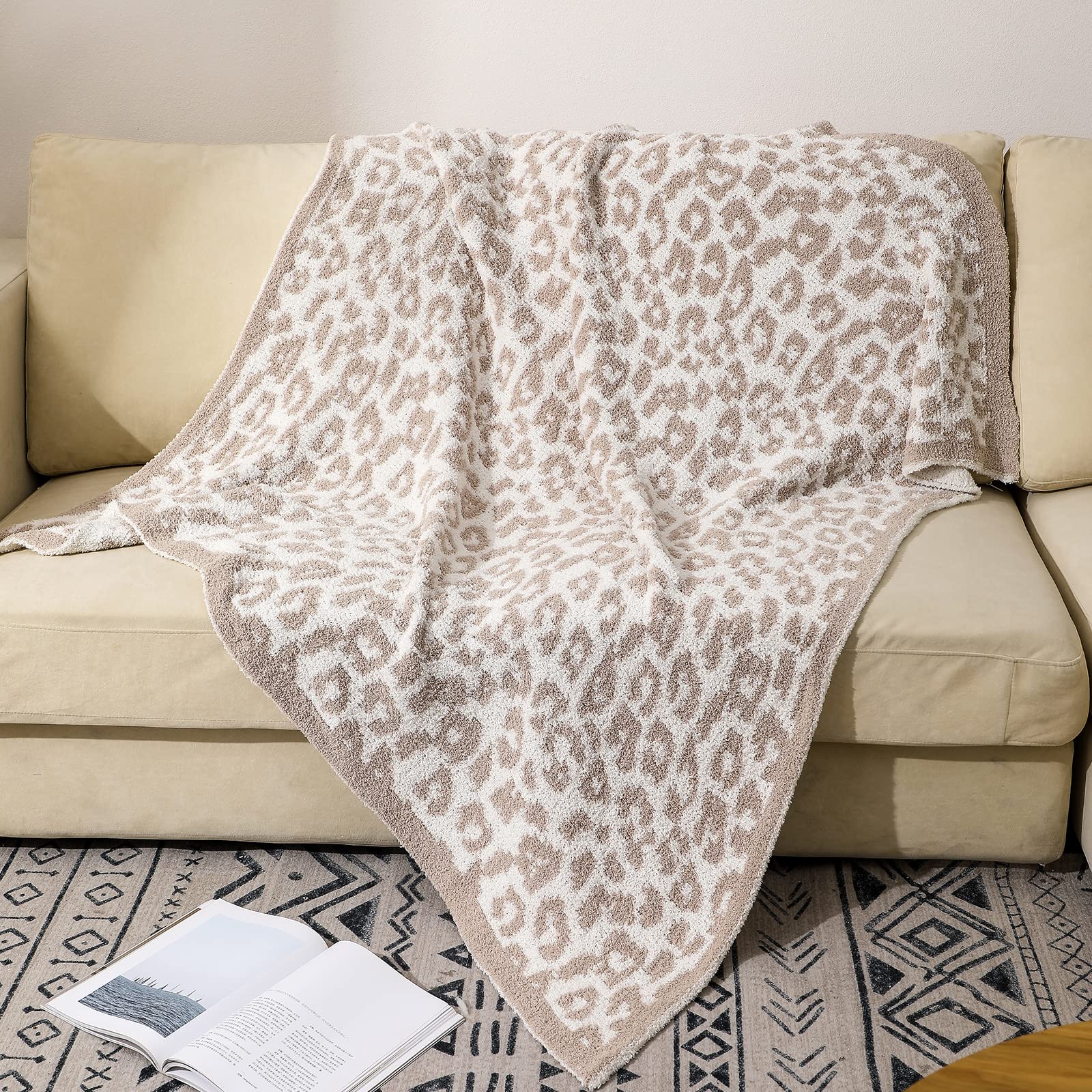 bearberry plaid utilisé par un chien offrant nid confortable