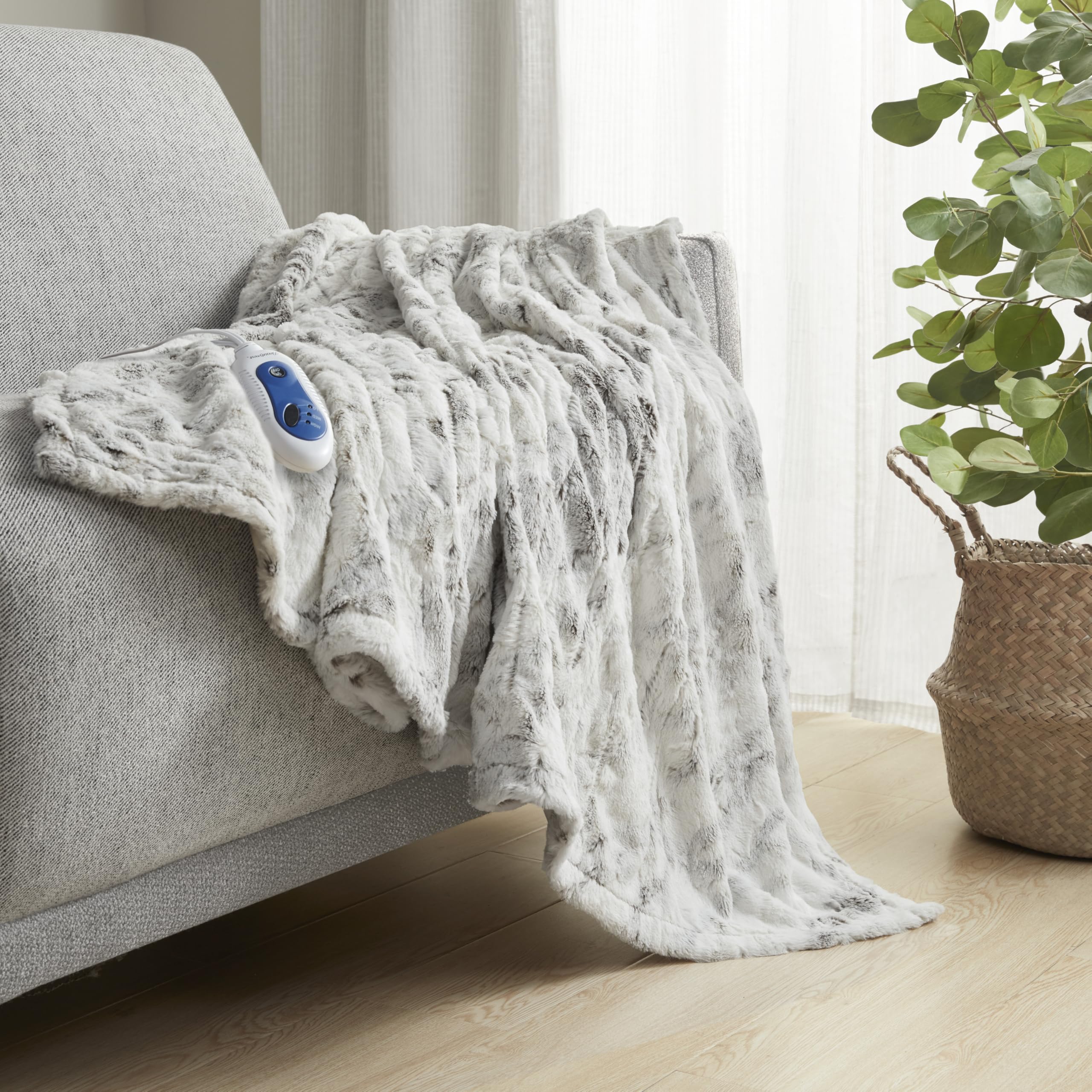 Gros plan faux fourrure Beautyrest montrant douceur et confort tactile