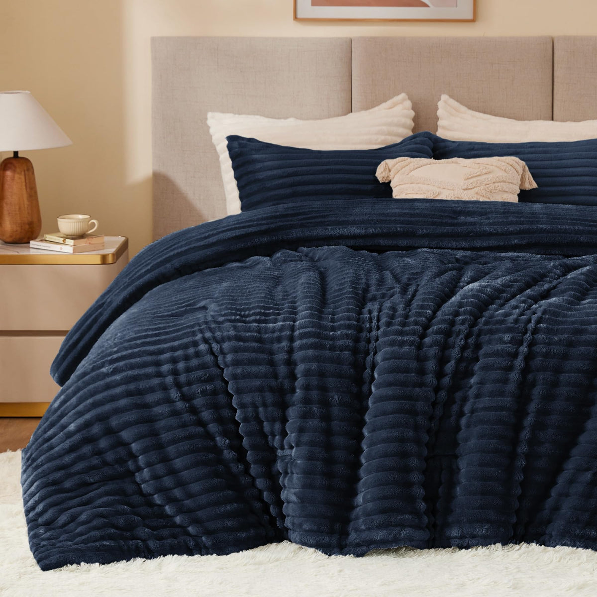 BEDELITE couette face avant bleu marine offrant élégance et chaleur