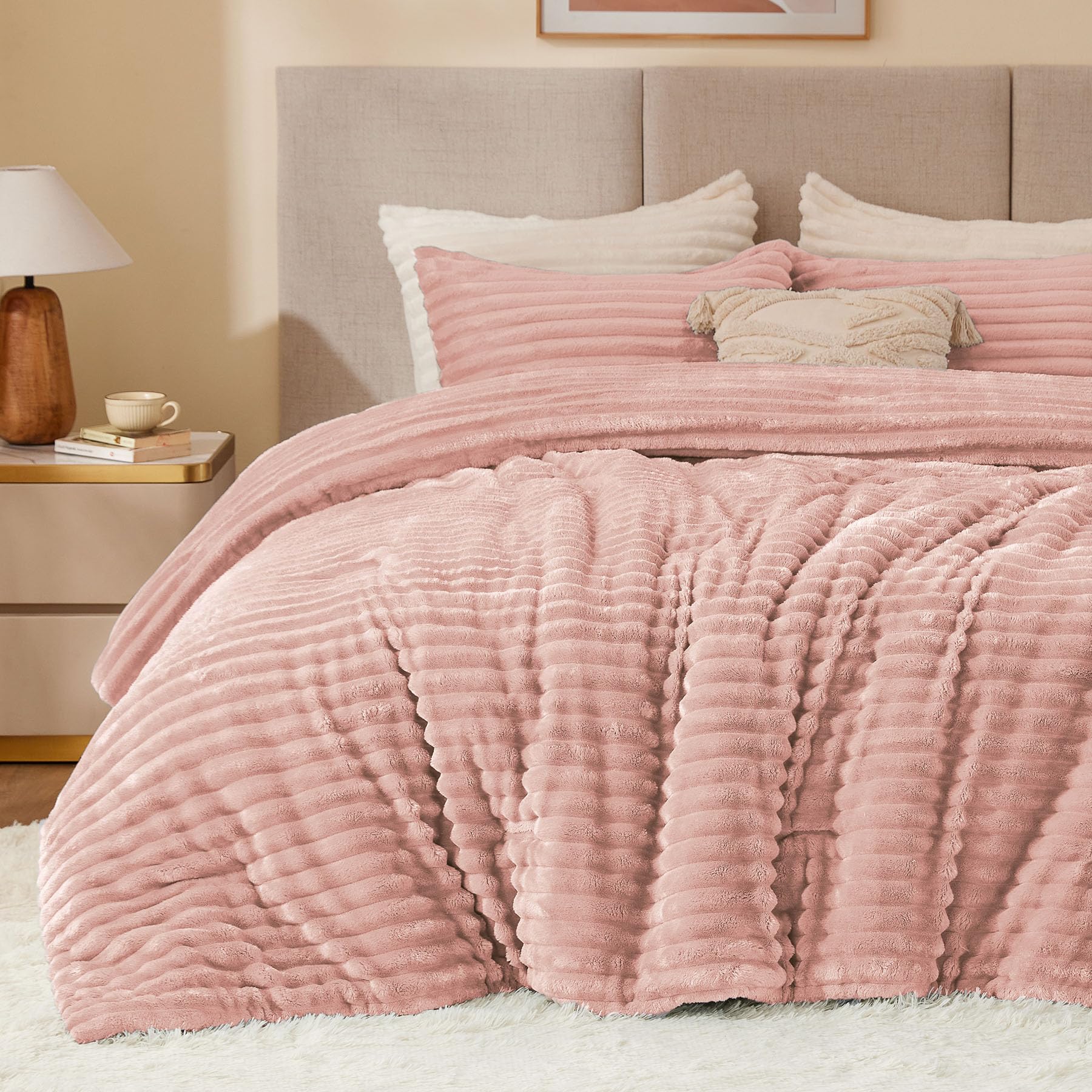 BEDELITE vue avant de la couette rose dusty offrant un rendu élégant et chaleureux