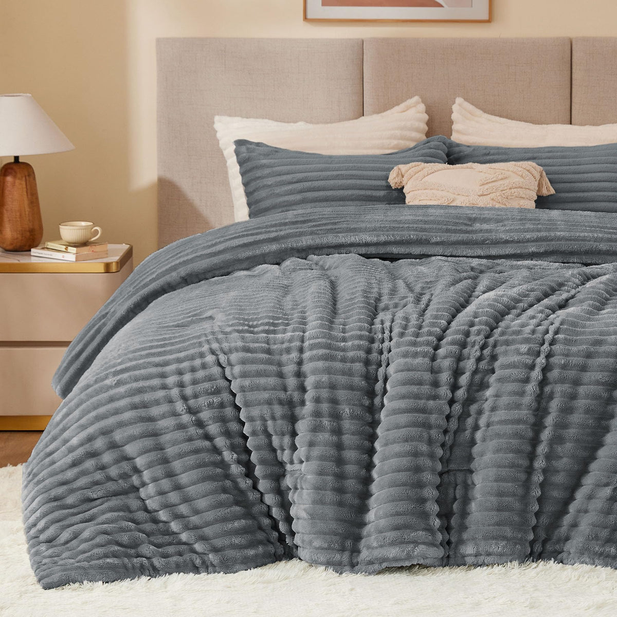 BEDELITE couette face avant montrant design rayé et élégance