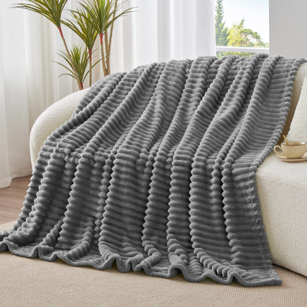 Mise en scène BEDELITE dans salon cosy ajoutant style chaleureux