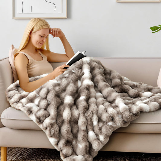 BEDELITE gros plan fausse fourrure mettant en valeur texture et confort