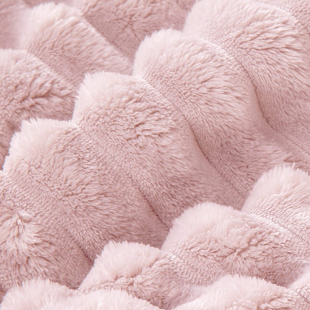 BEDELITE chambre stylée avec couette rose pour décoration chaleureuse