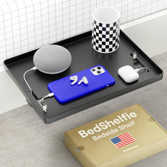 BedShelfie vue avant du plateau noir, organise l’espace chevet