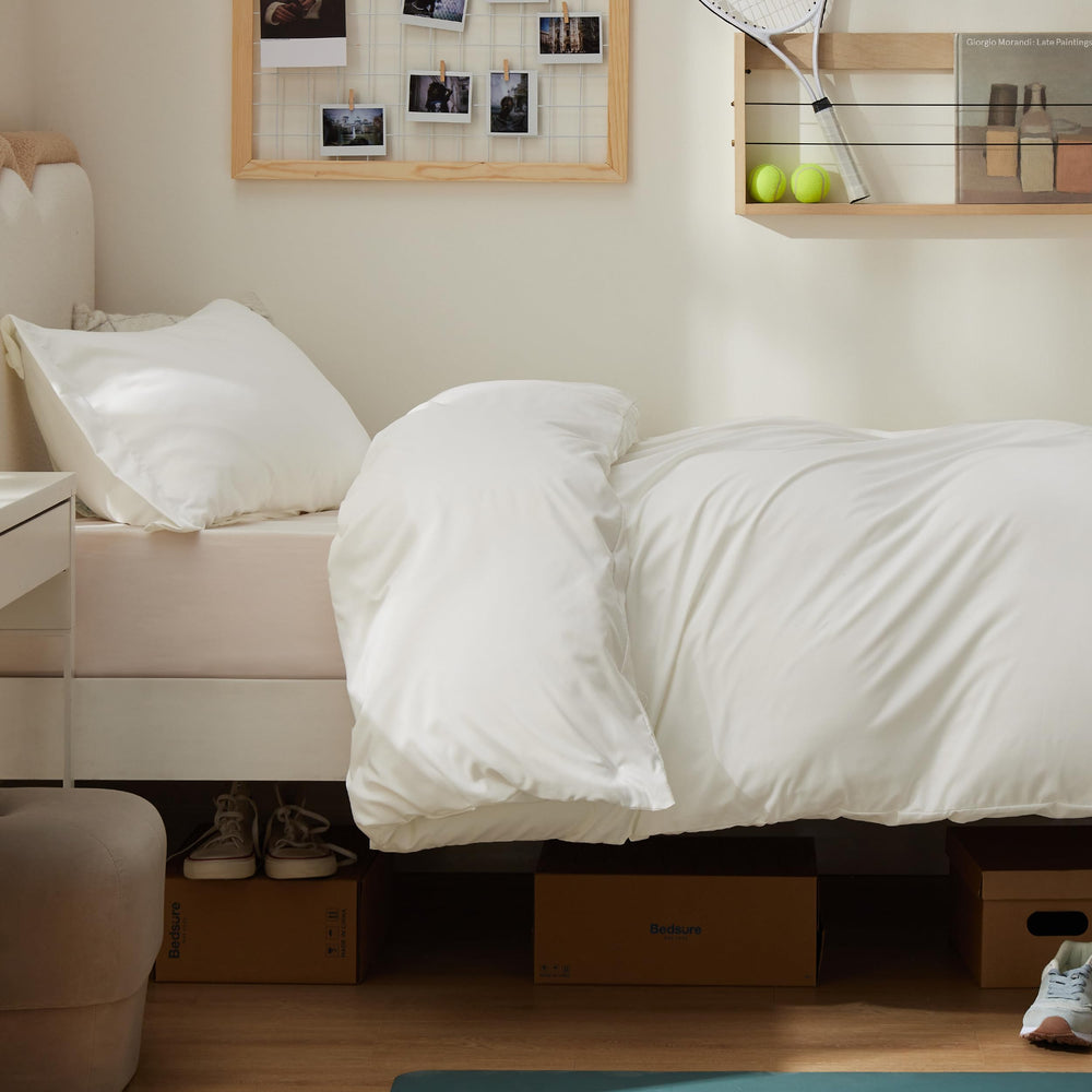 Bedsure vues des huit attaches d'angle garantissant maintien du duvet sans glissement