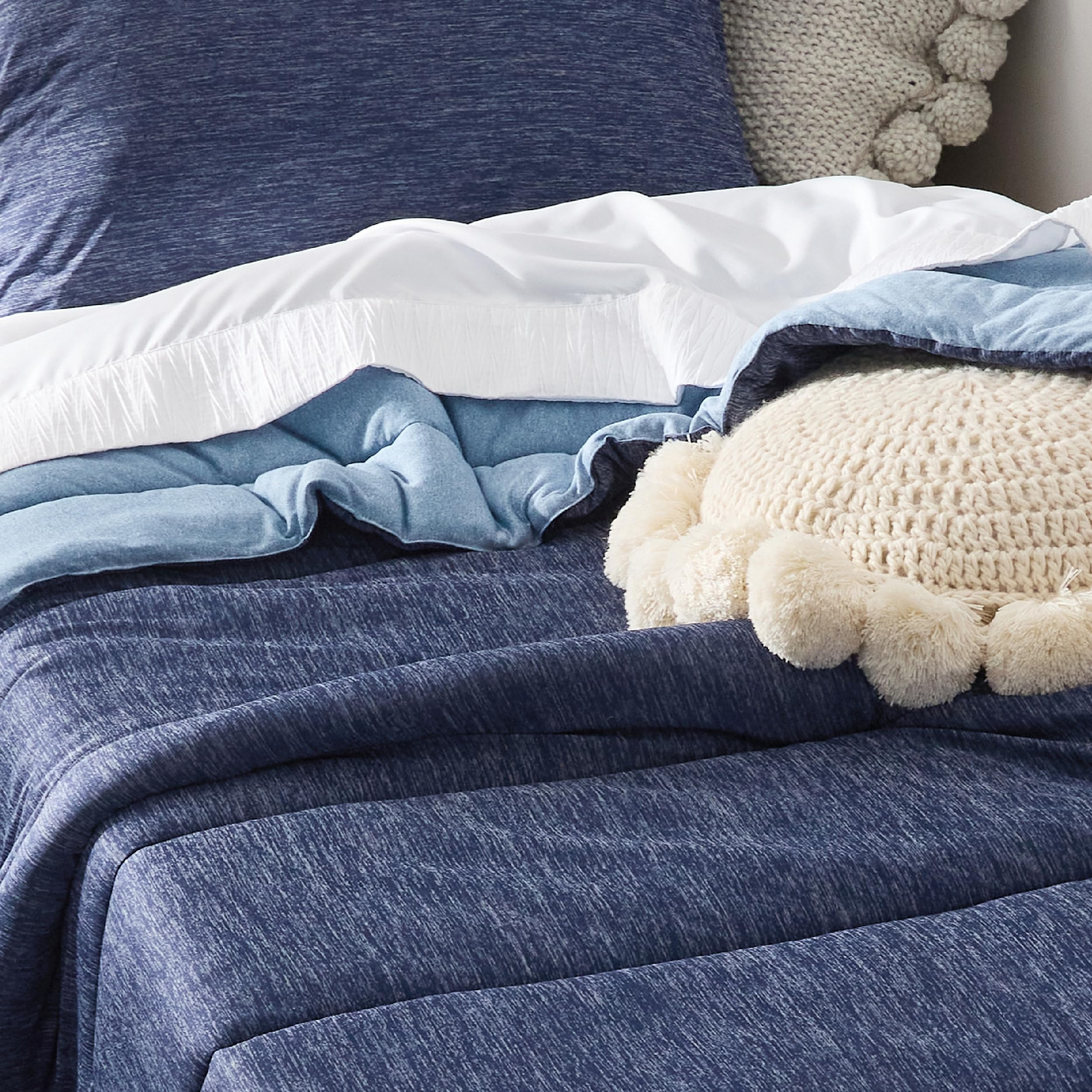 Bedsure couette installée sur lit Twin, crée chambre chaleureuse et soignée