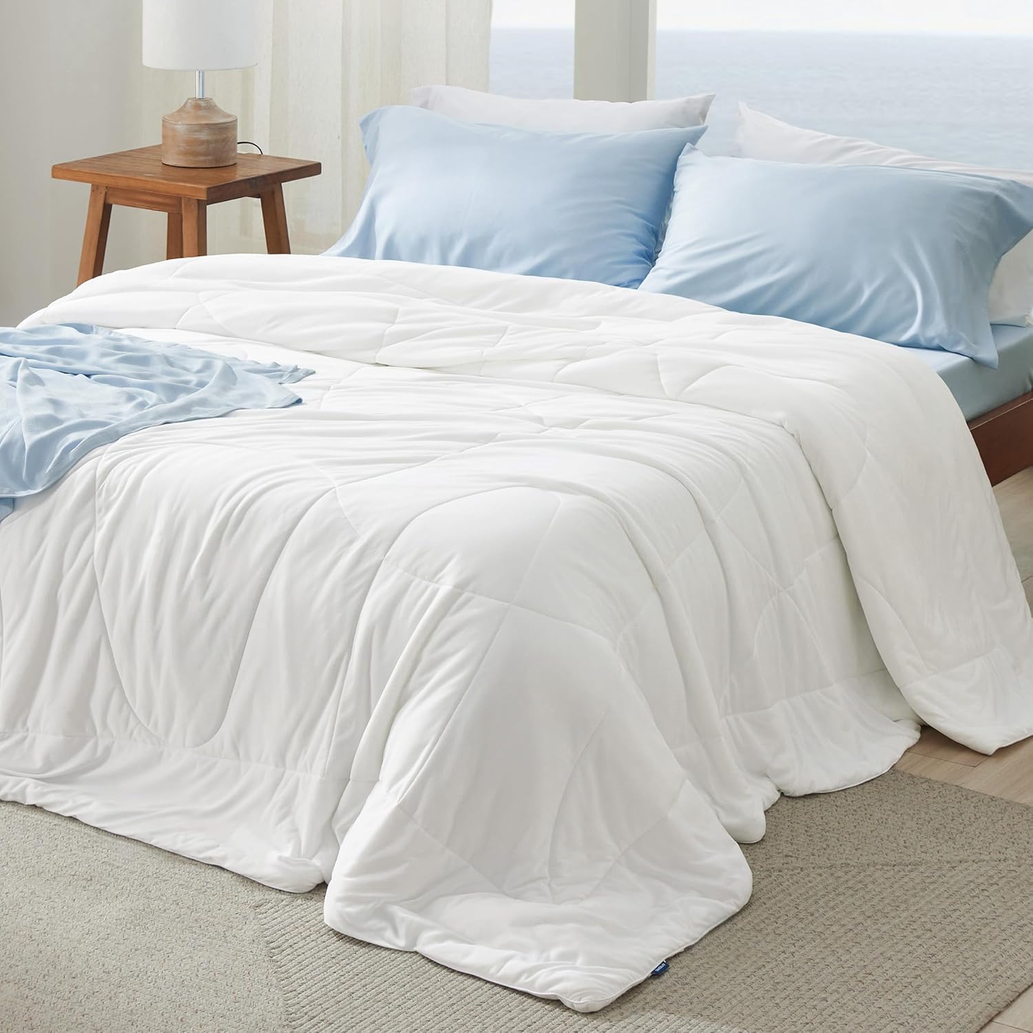 Bedsure couette face avant montrant la taille queen et finition, maintien du confort