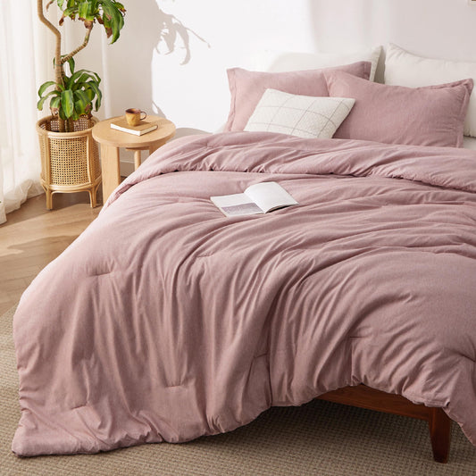 Bedsure couette queen dusty pink montrée face au lit pour confort visuel