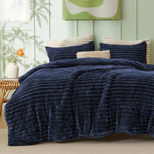 Bedsure couette face entière bleu marine montrant tombé généreux et confort