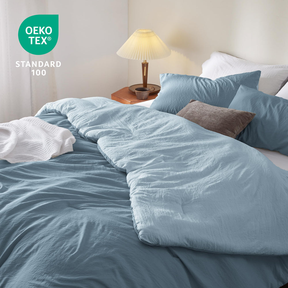 Bedsure couette posée sur lit stylé montrant ambiance chambre accueillante