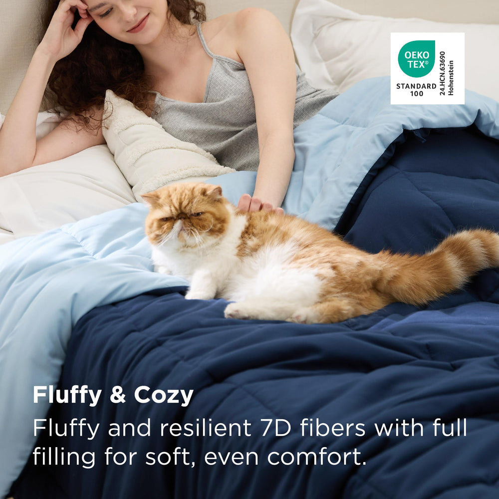Bedsure couette réversible montrant les deux tons bleu pour varier décor