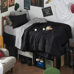 Bedsure couette réversible montrant les deux faces pour varier le style