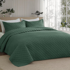 Bedsure couette installée sur lit avec oreillers pour un rendu accueillant