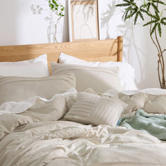 Bedsure couette posée sur lit démontrant confort moelleux toute saison