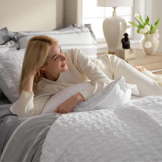 Bedsure gros plan sur la texture brossée offrant douceur visible