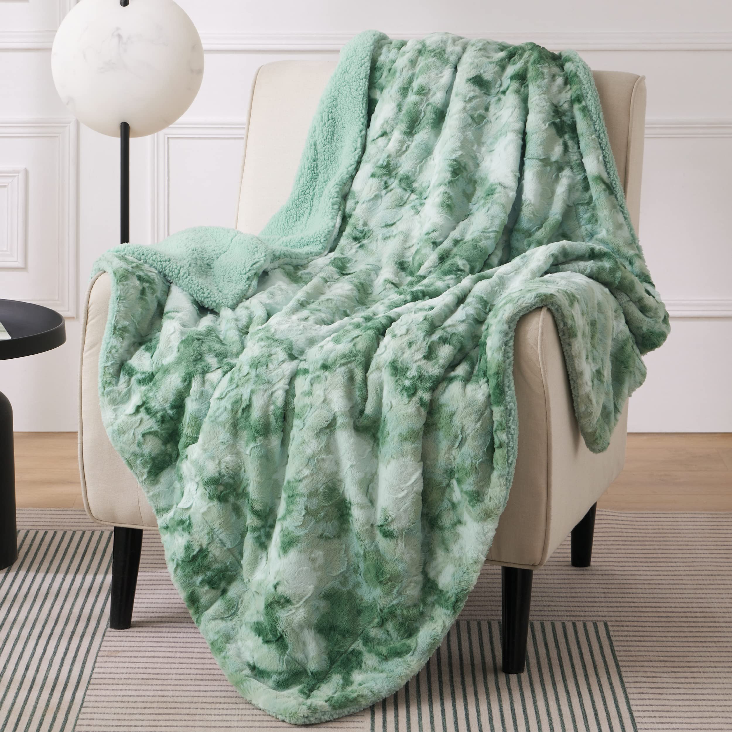 Bedsure couverture face tie-dye sauge montrant motif et couleur apaisante