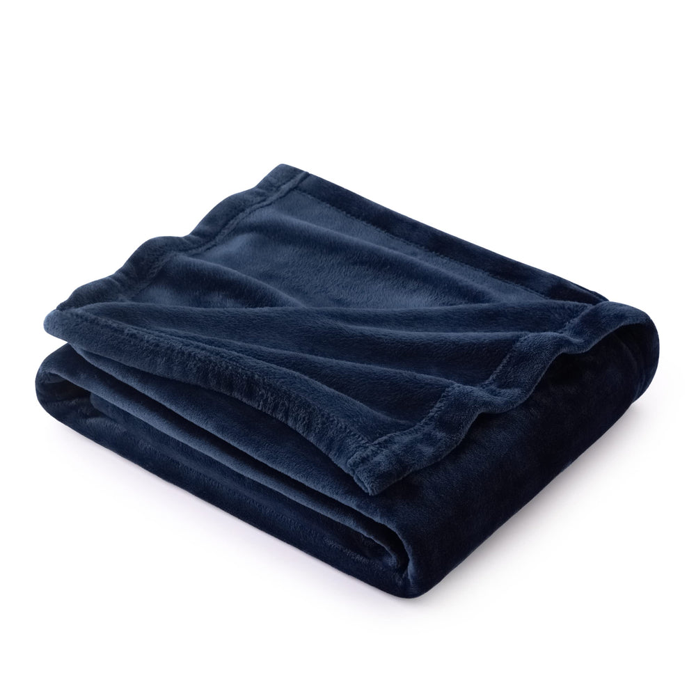 Bedsure couverture pliée face avant montrant couleur bleu marine et confort