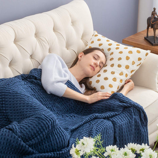 Bedsure gros plan du tissu montrant la douceur et l'aération du tissage