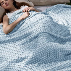 Bedsure couverture king face plaquée montrant un drapé aéré